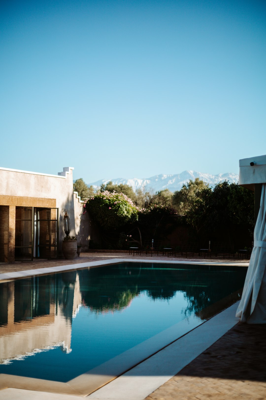 DIY fiberglass pool installation